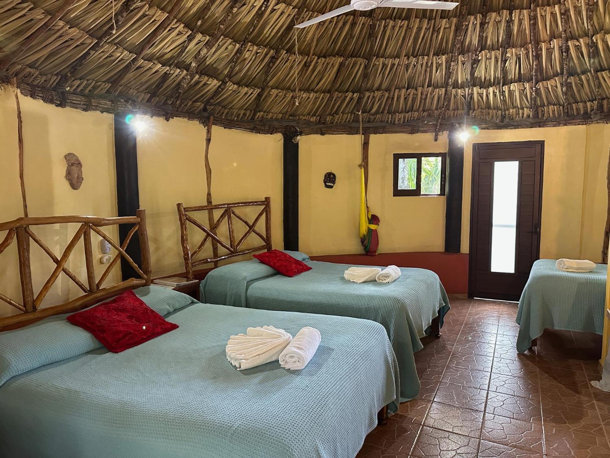 The Pickled Onion B&B And Restaurant Uxmal Santa Elena Exteriér fotografie
