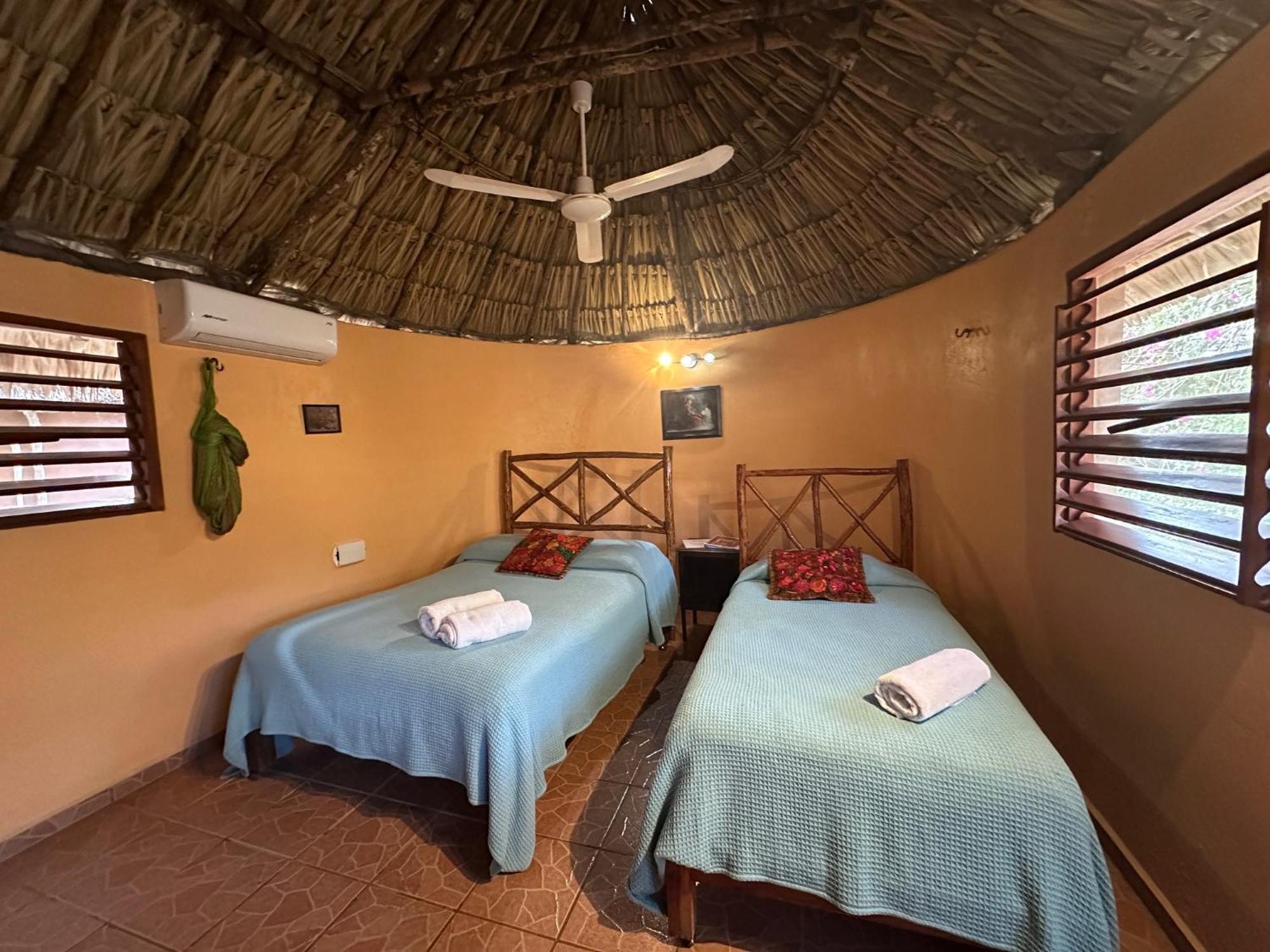 The Pickled Onion B&B And Restaurant Uxmal Santa Elena Exteriér fotografie