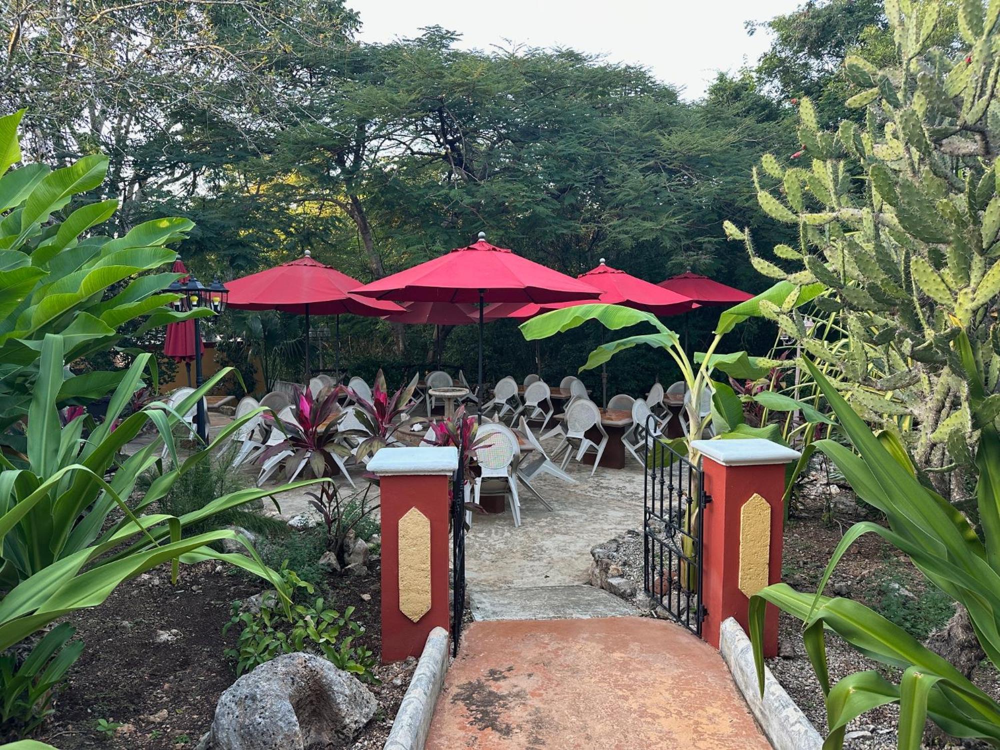 The Pickled Onion B&B And Restaurant Uxmal Santa Elena Exteriér fotografie