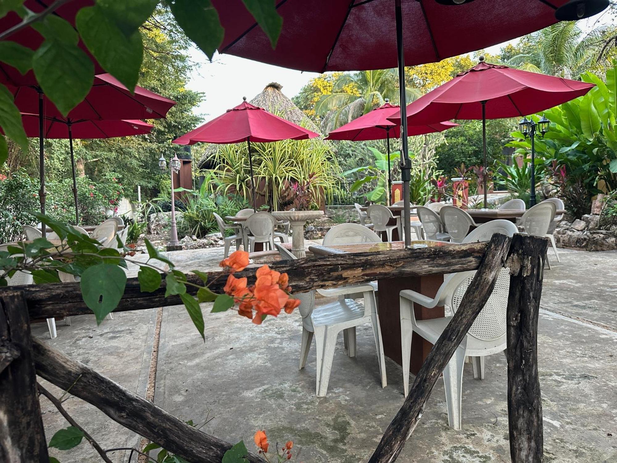 The Pickled Onion B&B And Restaurant Uxmal Santa Elena Exteriér fotografie
