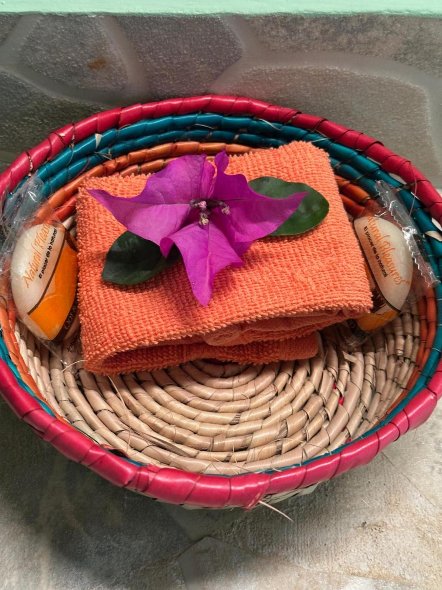 The Pickled Onion B&B And Restaurant Uxmal Santa Elena Exteriér fotografie